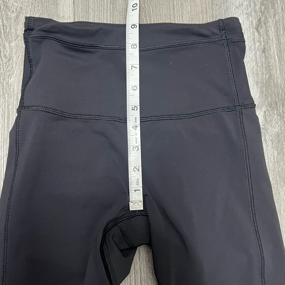 Lululemon high rise mesh design leggings / black / Size 2 - Picture 11 of 13